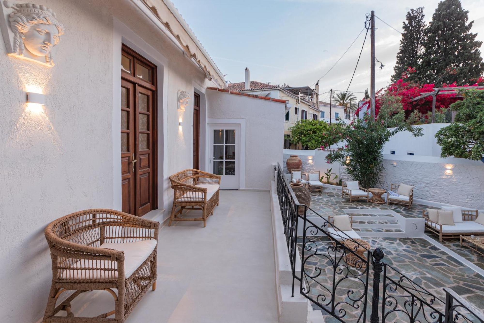 Hotel Teresa Spetses Exterior foto