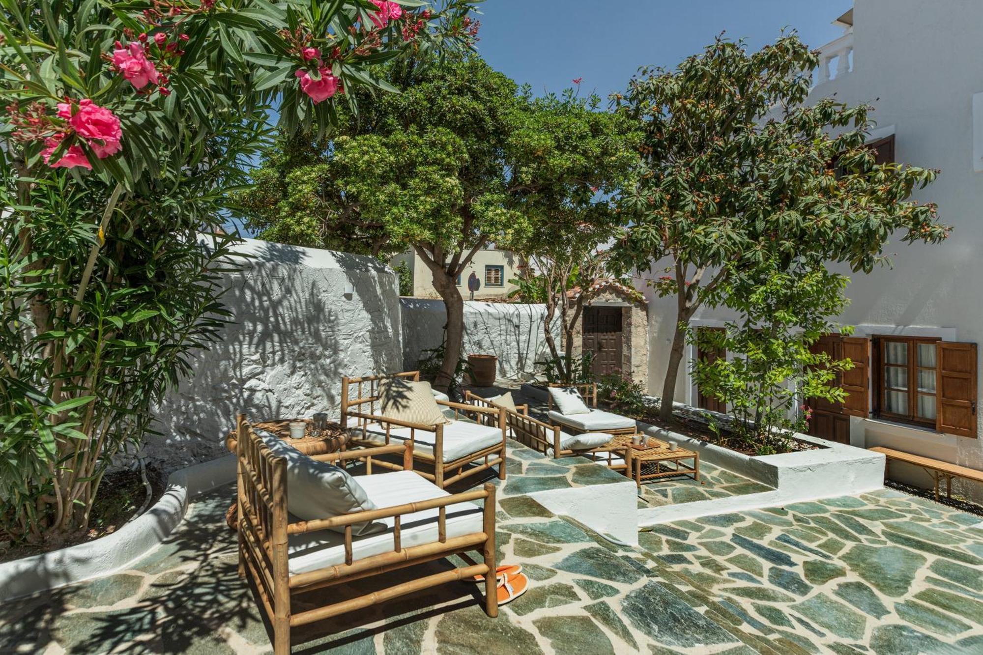 Hotel Teresa Spetses Exterior foto